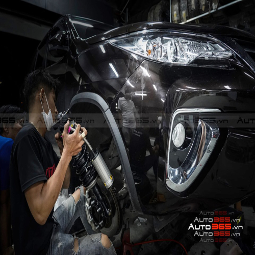 TOYOTA FORTUNER LẮP PHUỘC GIẢM XÓC BP-51
